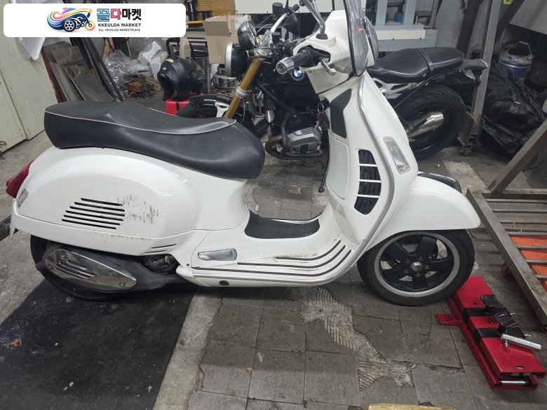 베스파 gts300 슈퍼 팝니다