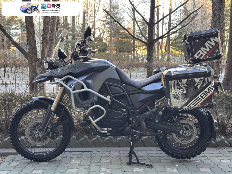 BMW F800GS 적은키로수와 많은 옵션차량