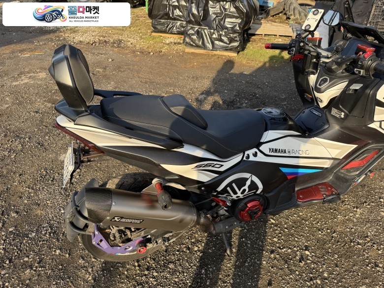 2022년 식 T-MAX 560 아크라 포빅 풀베기 떠나보냅니다.