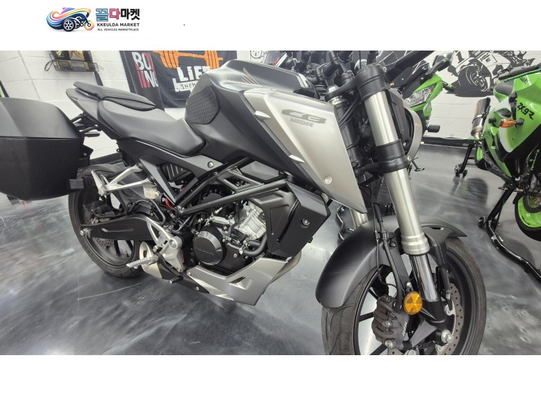 [가격하향조정] 혼다 CB125R, CB-125R 블랙오토바이 입문용, 출퇴근용 판매합니다