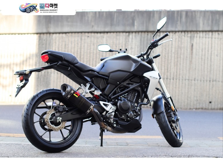 CB300R 혼다 2018년식 10668KM ABS모델 정품 아크라구변 깔끔한매물 판매합니다