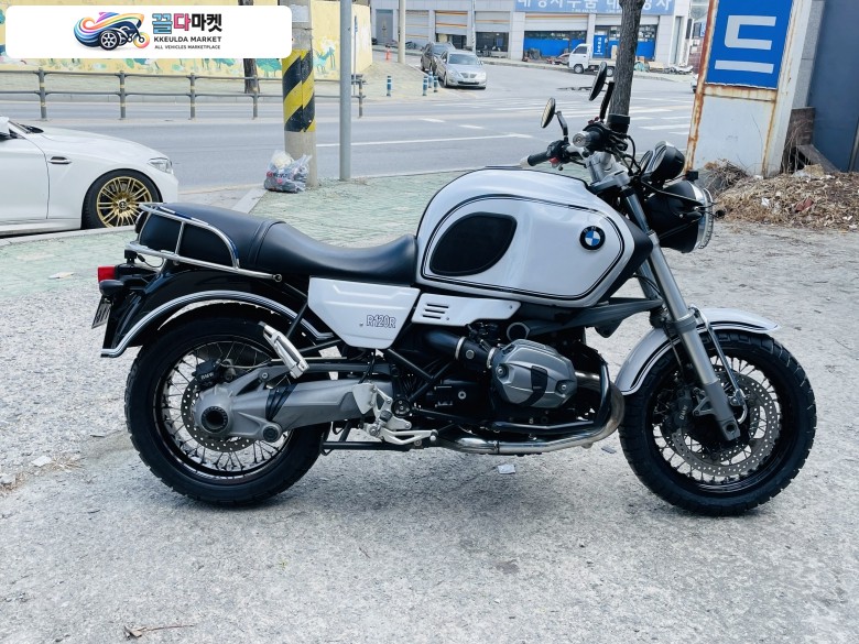 R1200R 유닛게러지 풀커스텀 판매합니다