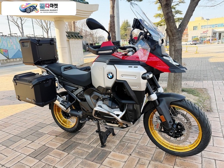 BMW R1300GSADV 레이싱레드 수동 풀옵션사양 무주행 신차 판매합니다.