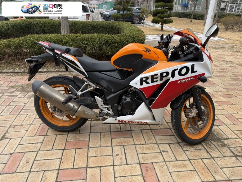 CBR300R 2015년식 입문용 판매합니다.