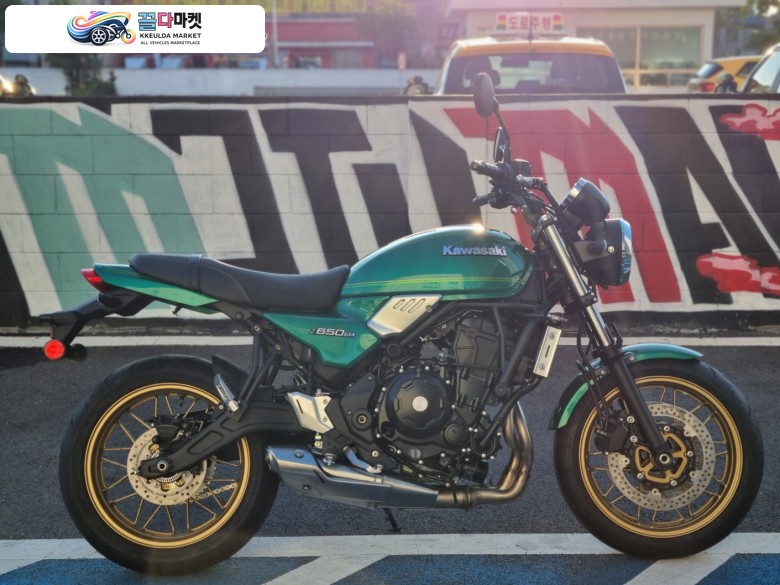 모토몰 - 전국최대 종합바이크 쇼핑몰 / 2023년식 Z 650 RS ABS 그린 당일출고. 12~36개월 신용카드 무이자 할부가능. 제1금융권 저금리 현금할부 /