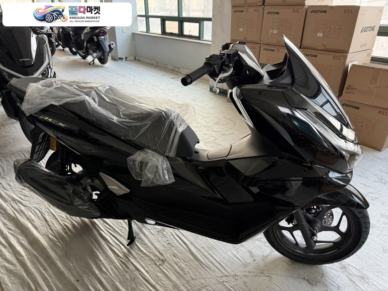혼다코리아 2026 PCX125 펄블랙 신차 2026년식 유광블랙 최장 16개월 무이자 카드 결제 26년식 신차 입고