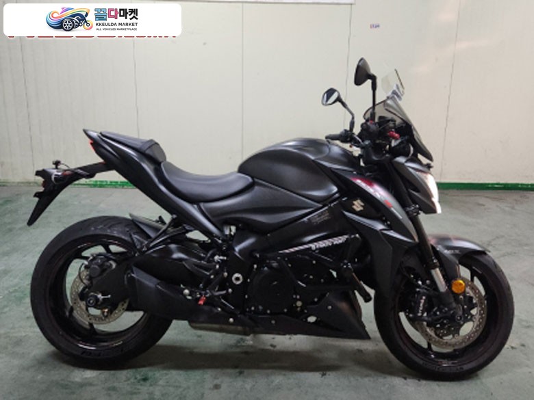스즈키 GSXS1000 18년식 짧은주행거리 판매합니다