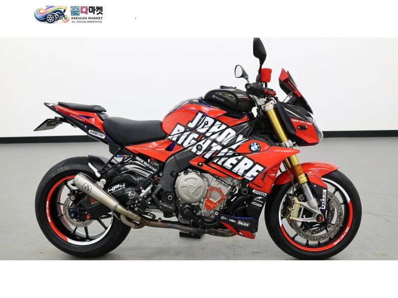 [ 매버릭바이크 ] / 애로우 풀배기 장착된 BMW S1000R 판매합니다.