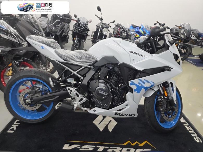 -진주신평오토바이-  -스즈키 GSX-8R-   -2026년식 신차-