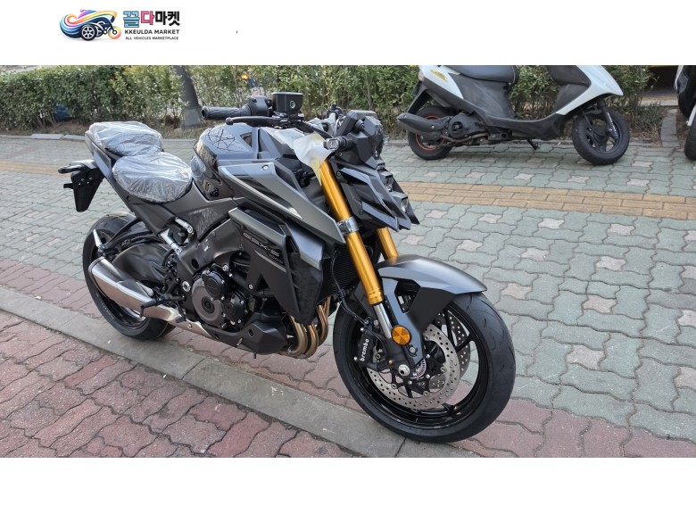 스즈끼 GSX S 1000
