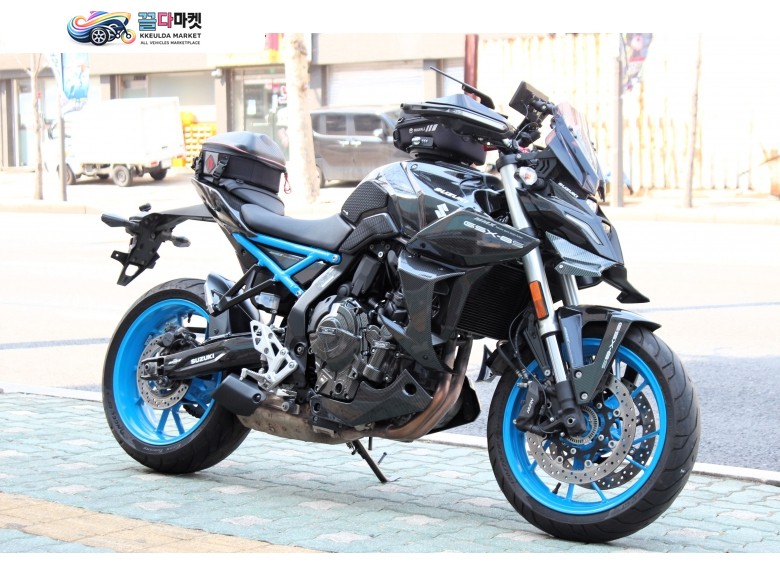 중고오토바이매입 전문 / 스즈키 GSX 8S 옵션 다수 카본 데칼 점검 완료 판매 / 대차 환영 / 무이자 카드 및 할부