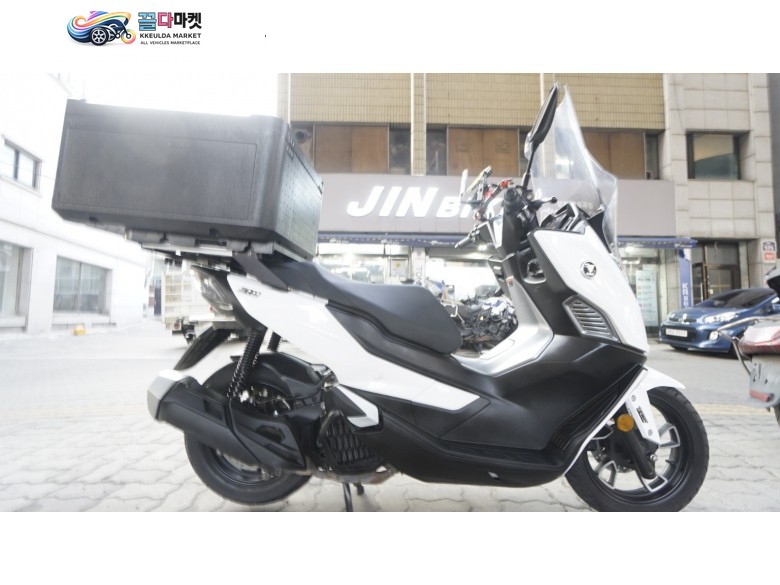 소모품빵빵하고 배달세팅 되어 있는SR125GT ABS 2025년식 팝니다