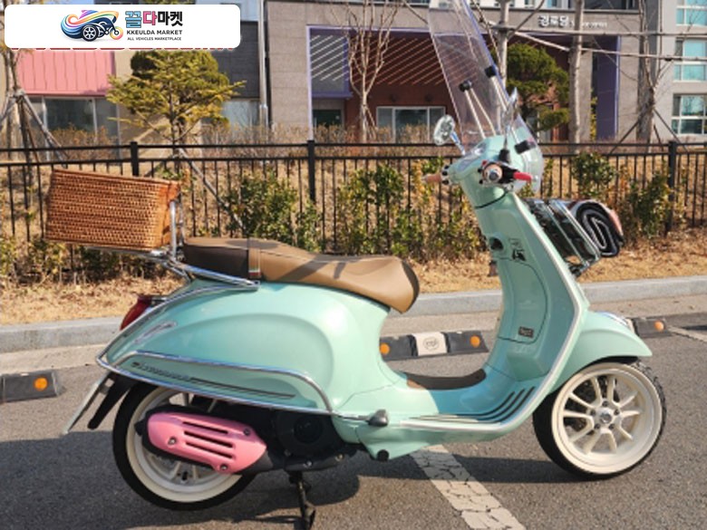 이탈리아 명차 민트색 베스파 125CC 팝니다.