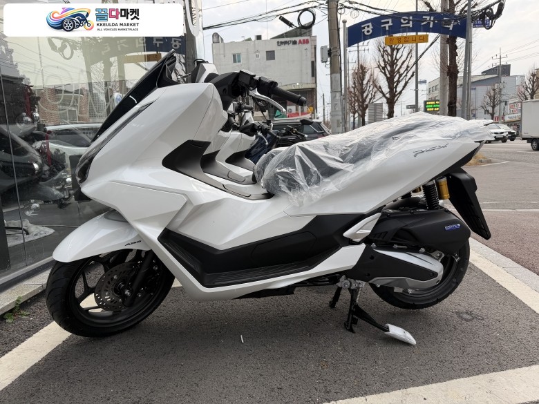 혼다코리아 2026 PCX125 화이트 신차 2026년식 유광 화이트 최장 16개월 무이자 카드 결제 26년식 신차 입고