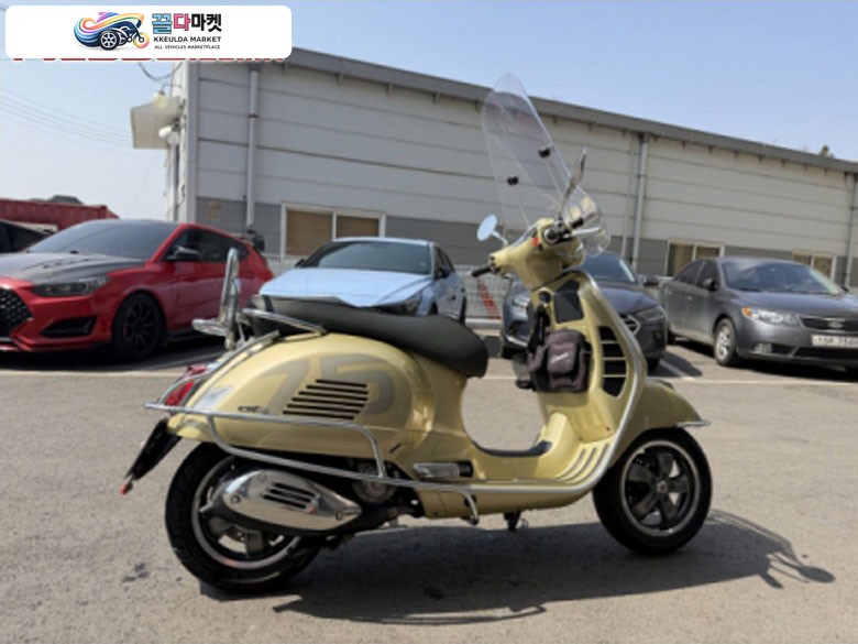 베스파 GTS300 75 주년 스페셜에디션 판매