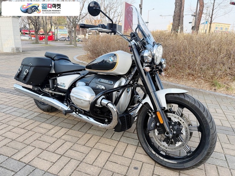 BMW R18클래식 옵션719 모델 일인신조 짧은 키로수 판매합니다.