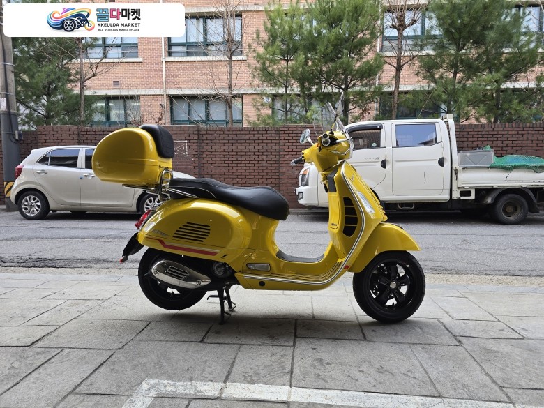 23년식 베스파 gts300 슈퍼스포츠 팝니다