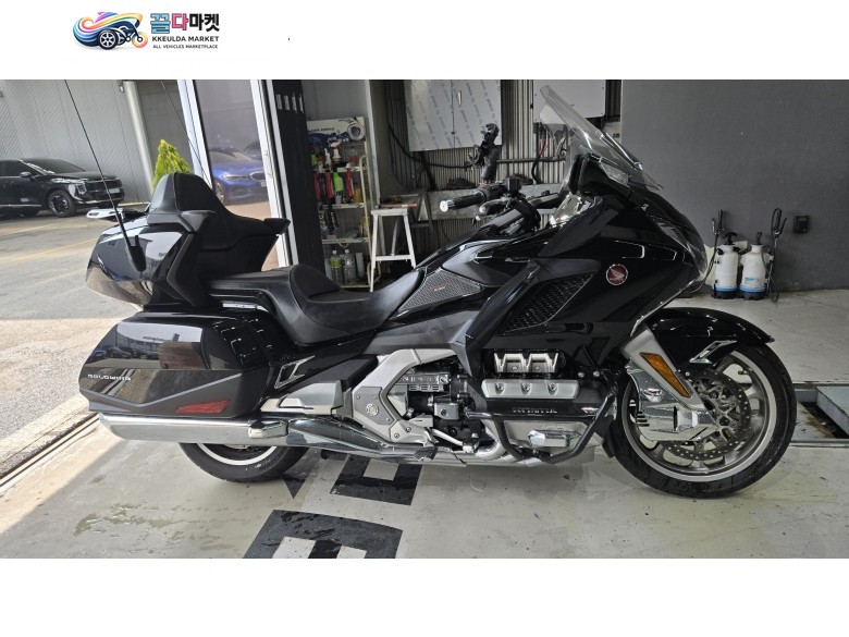 2018년  검정이  28,987km    무사고  차량