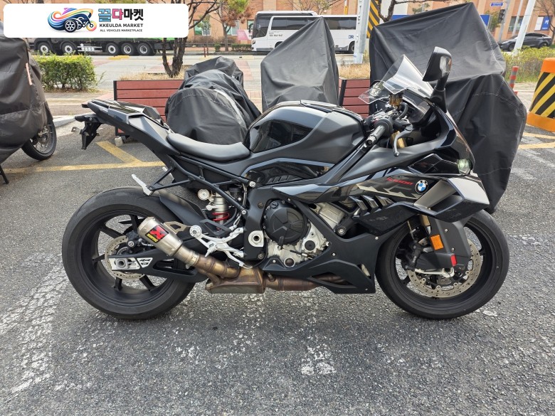 S1000RR 2025년식 아크라GP머풀러 팝니다