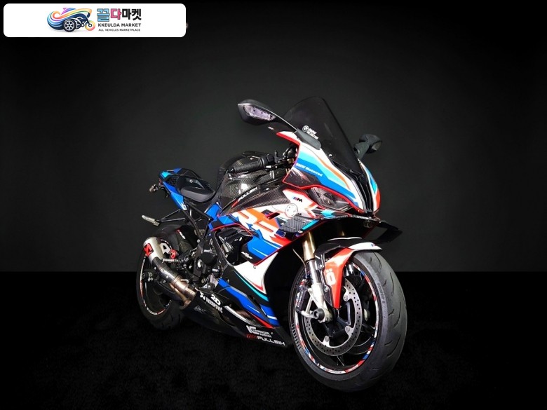 [BMW 공식모델] S1000RR ABS (신형) 슈퍼 스포츠 - 아크라포빅ST 슬립온 배기 구변완료 - 무사고 관리잘된 깔끔한 홈서비스 중고매물 - 정직한 최고가 대차 및 매입을 도와드립니다.
