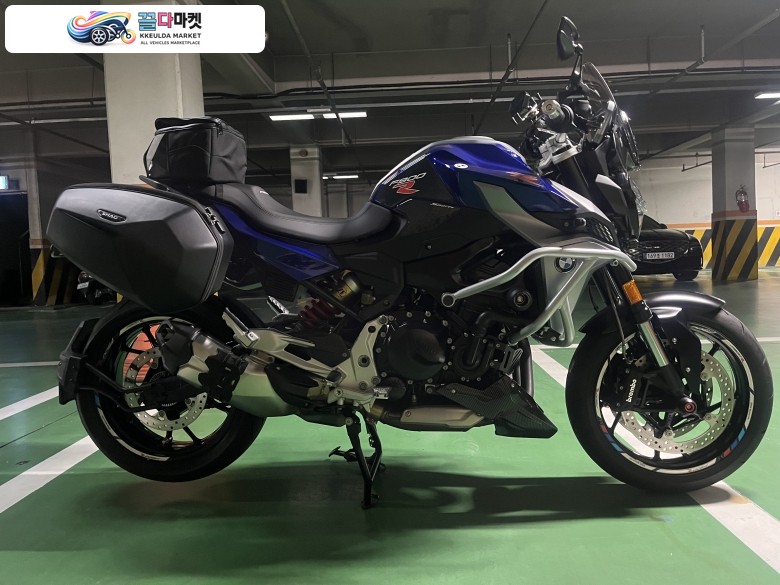 21년식 F900R 짧은키로수 옵션 다수(가격 조정)