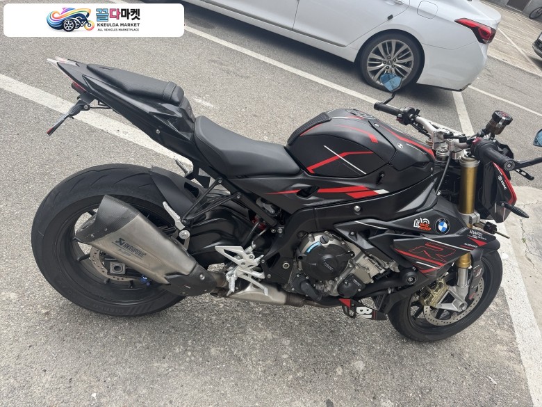 BMW s1000r