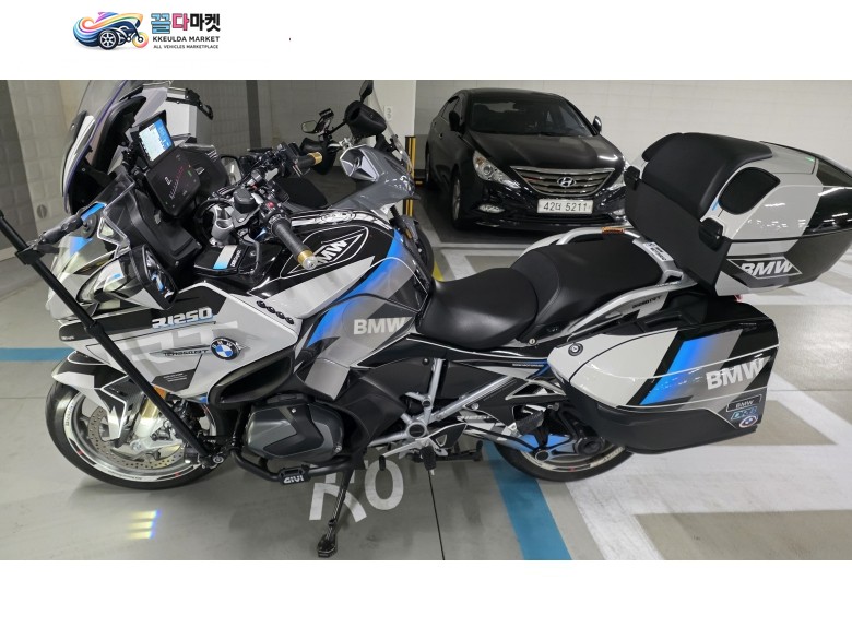 Bmw 23년4월식 R1250RT 풀옵션 판매합니다