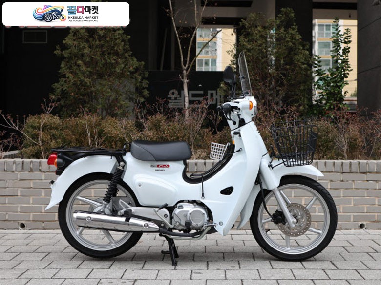 2023년식 혼다 슈퍼커브 화이트 773km 신차급 컨디션
