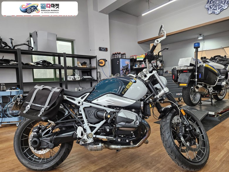 BMW 2023년식 RNINET 스크램블러 옵션719