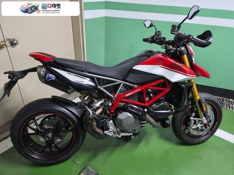 두카티 하이퍼모타드 950SP 20년식