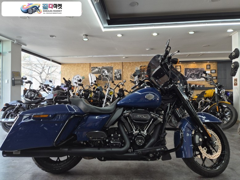 2023년 3000km대 로드킹 팝니다.