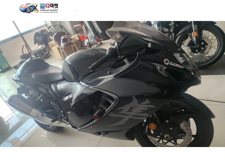 스즈키 gsx-1300r~~2023년식 저렴하게 판매합니다