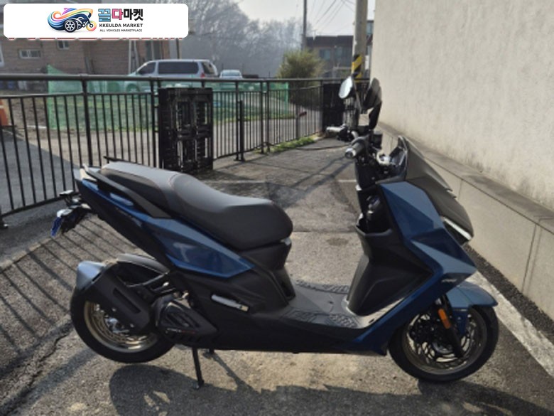 킴코 KRV200  94KM주행 판매합니다.