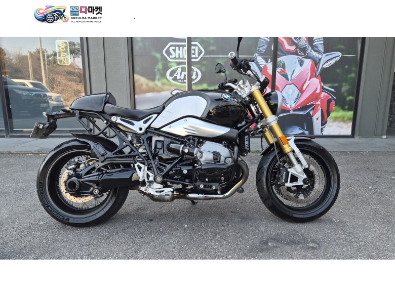 18년식 BMW R9T 알나인티 노멀 깨끗한 바이크 팝니다(경기평택)