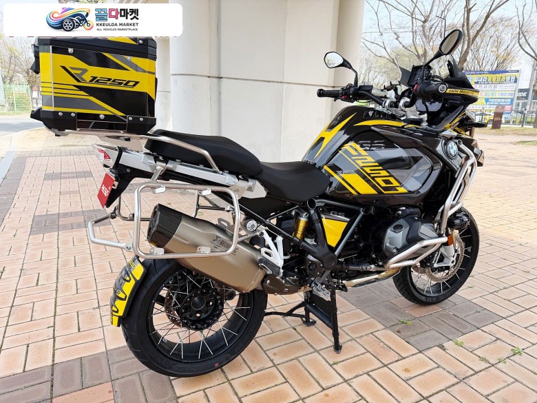 BMW R1250GSADV 일인신조 풀데칼(트리플블랙)2023년식 판매합니다.