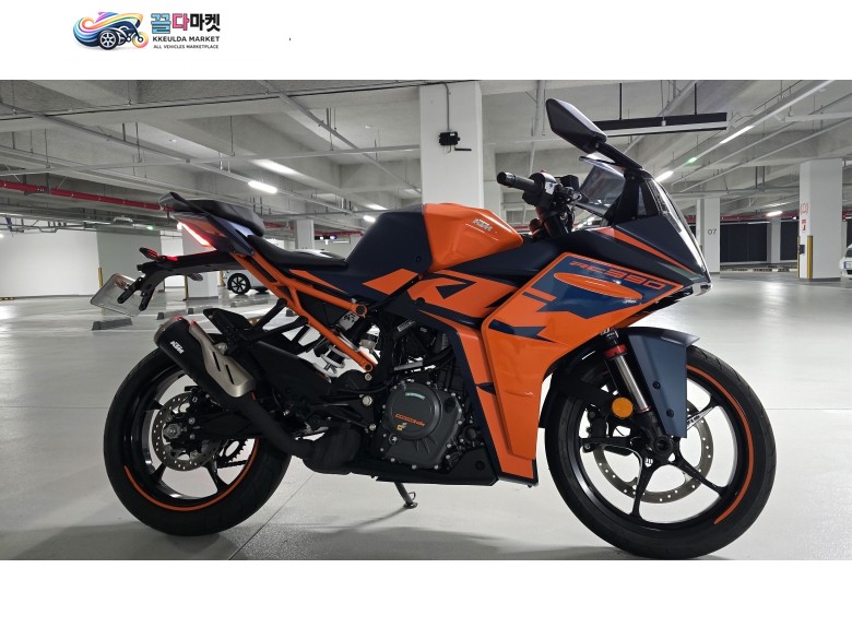 23녁식 RC390 (332km)팝니다
