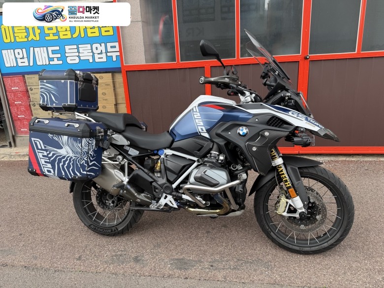 bmw r1250gs 노멀 8677km 주행(보증26년9월)판매 합니다.
