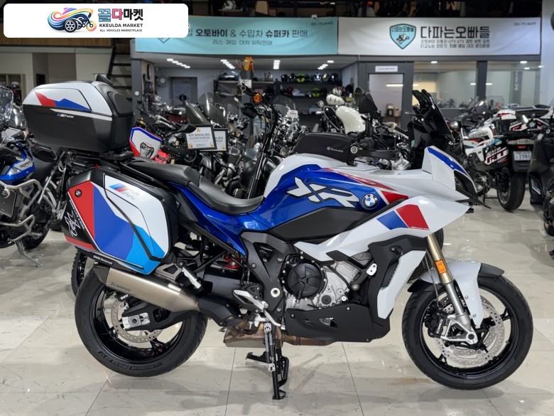 신차보다 깨끗한 좋은 기운의 BMW S1000XR 입니다.