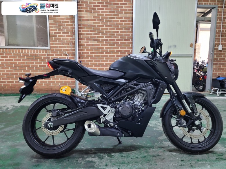 혼다 CB125R 23년 2천km 1인신조 블박,거치대 상태굿 24시문의