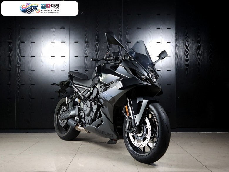 [스즈키 공식모델] GSX-8R - 정품 지넷 MVR G1 PRO 2채널 블랙박스 장착 - 무사고 관리잘된 깔끔한 중고 매물 - 정직한 매입과 최고가 대차를 도와드립니다