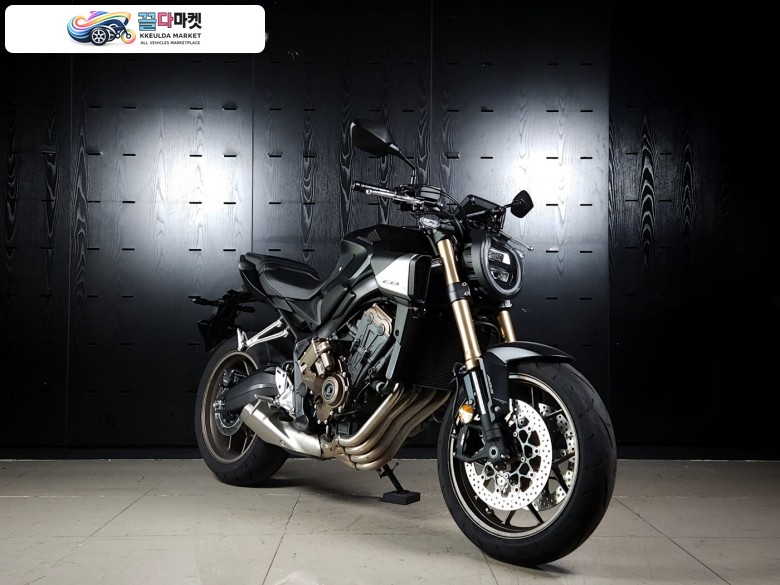[혼다 공식모델] CB650R ABS E-클러치 - 정품 지넷 MVR M1 2채널 블랙박스 장착 - 무사고 관리잘된 깔끔한 중고매물 - 정직한 매입과 최고가 대차를 도와드립니다
