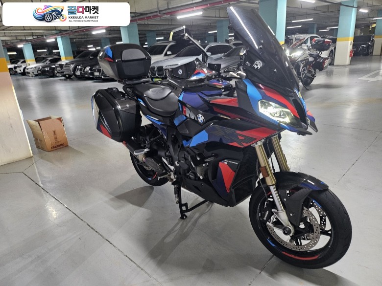 23년 6월 출고 BMW S1000XR 무꿍/무사고 풀튜닝 (아크라 구변완료) 병적관리 최상급 판매합니다.