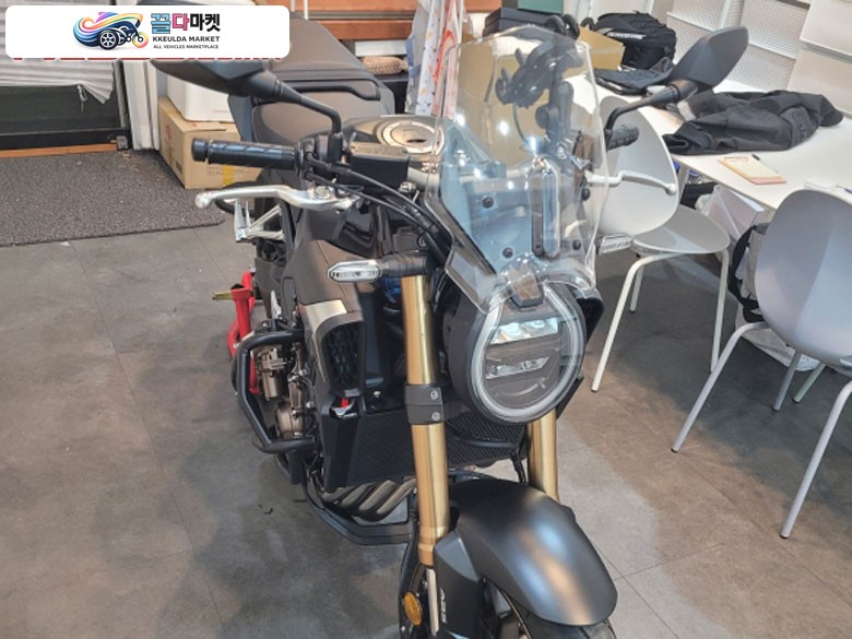 혼다 CB650R 이클러치 26년3월24일 출고 169km 실주행 무사고 무쿵 급매