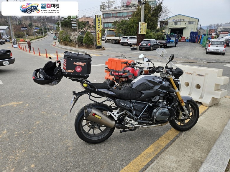 BMW R1200R