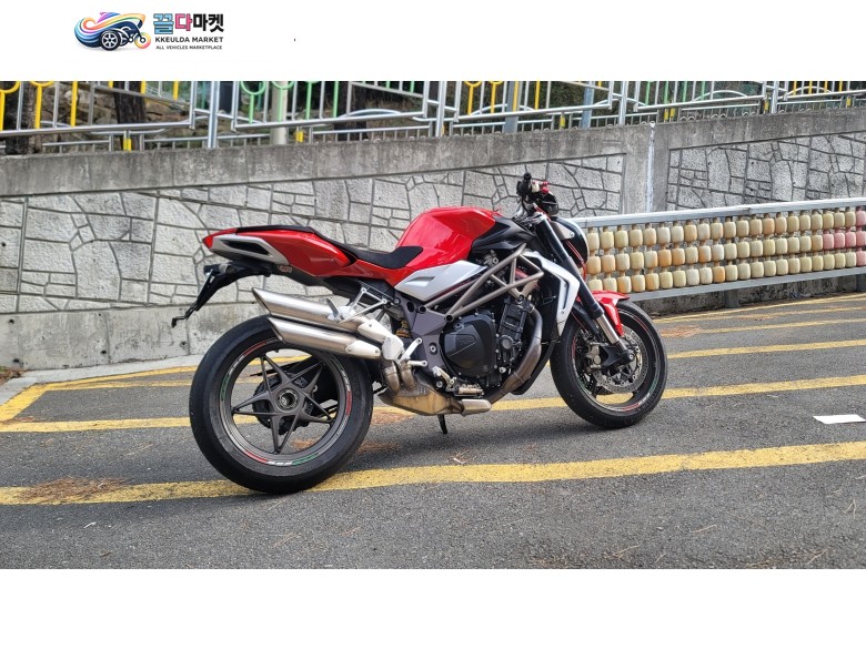 아구스타 브루탈레990 분양합니다