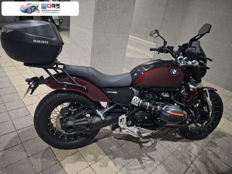 BMW R12 2024년식 아크라포빅머플러 짧은 키로수 팝니다.