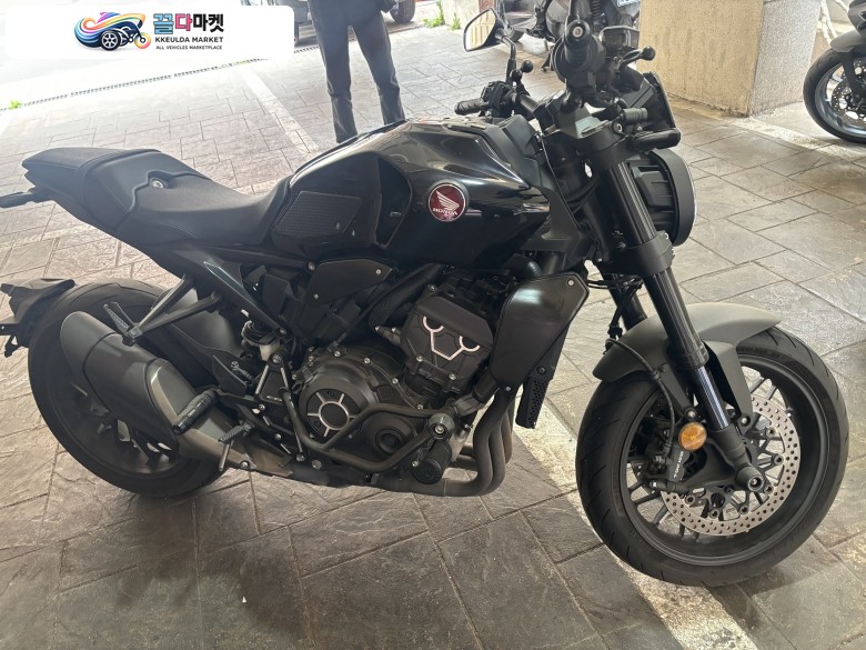 cb1000r 블랙에디션 21년식 판매합니다
