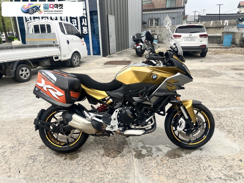 BMW F900XR / 2021년식 2만키로/ 사이드박스 / 엔진가드 / 안개등 /