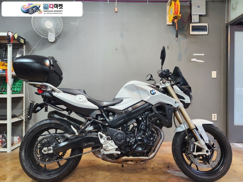 커스텀 게라지에서 2015년식 f800r 차량 판매합니다