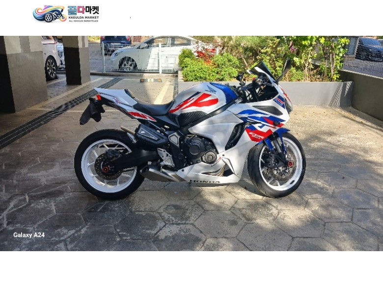 혼다 CBR650R ABS(혼다 CBR 30주년 기념 도색+데칼+광택+코팅/200만원상당)
